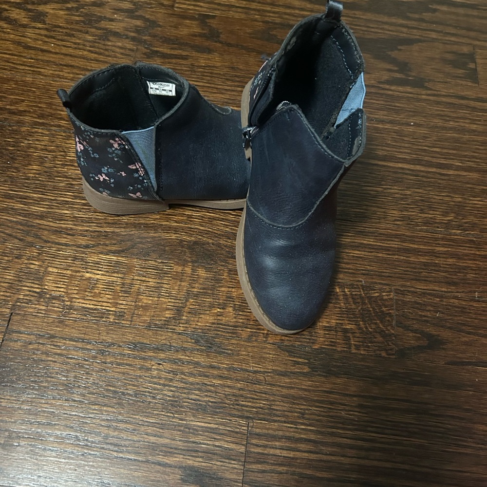 Navy boots with floral print